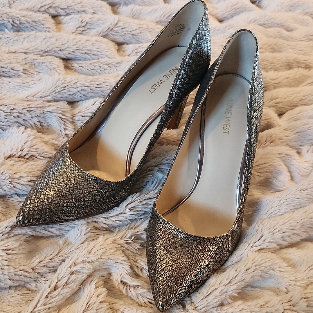 Nine West Metallic Textured Heels, Size 10, 5" Heel